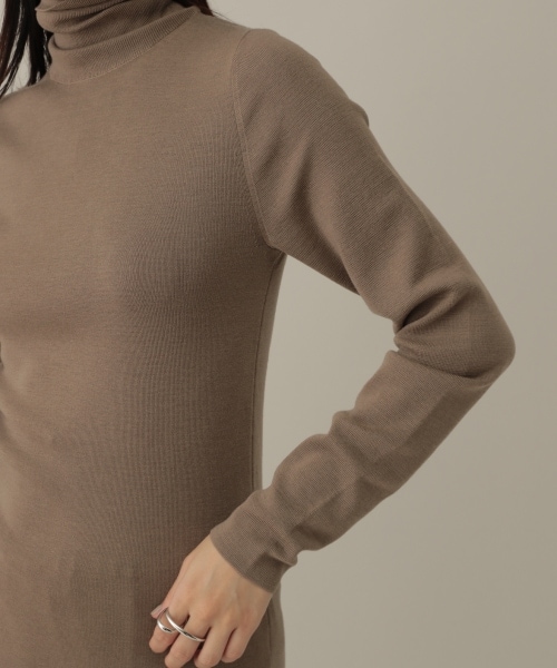 新品未使用⭐︎chaos 18G梳毛クルーネックニットプルオーバーライトベージュ 新品未使用⭐︎chaos 18G梳毛クルーネックニットプルオーバーライト