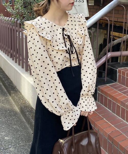 one after another NICE CLAUP(ワンアフターアナザーナイスクラップ)の「【リボン取り外し可】ビッグ衿ブラウス(シャツ/ブラウス・レディース・オフホワイト/ブラック/ベージュ系その他/ドット・0)」の3枚目の写真