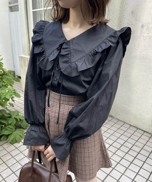 one after another NICE CLAUP(ワンアフターアナザーナイスクラップ)の「【リボン取り外し可】ビッグ衿ブラウス(シャツ/ブラウス・レディース・オフホワイト/ブラック/ベージュ系その他/ドット・0)」の1枚目の写真