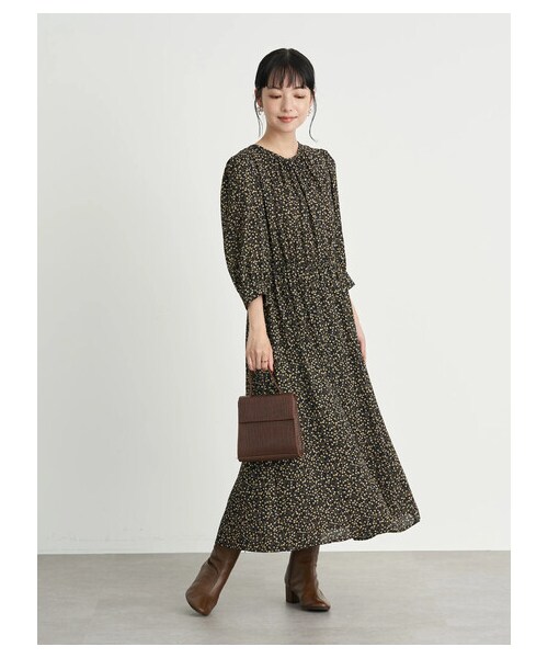 earth music&ecology（アースミュージックアンドエコロジー）の「ヴィンテージライクフラワーワンピース（ワンピース/ドレス・ブラック/ライトベージュ/ピスタチオ・F）」の14枚目の写真