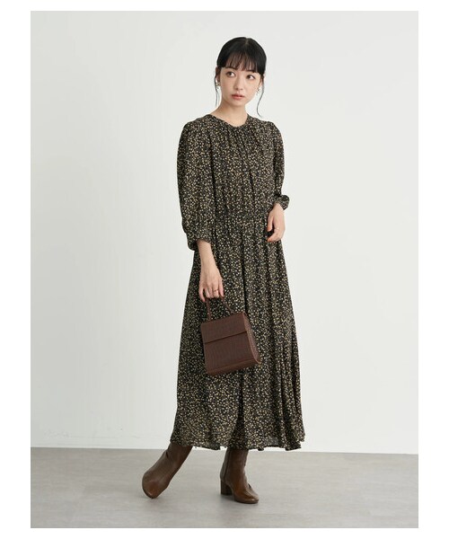 earth music&ecology（アースミュージックアンドエコロジー）の「ヴィンテージライクフラワーワンピース（ワンピース/ドレス・ブラック/ライトベージュ/ピスタチオ・F）」の13枚目の写真