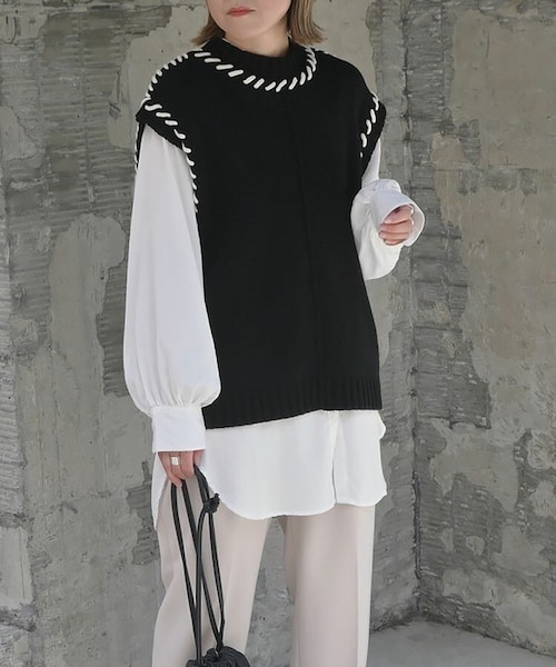 Sheson(シーズン)の「ハンドステッチニットベスト(ベスト・レディース・ブラック/ホワイト/グリーン・F)」の1枚目の写真