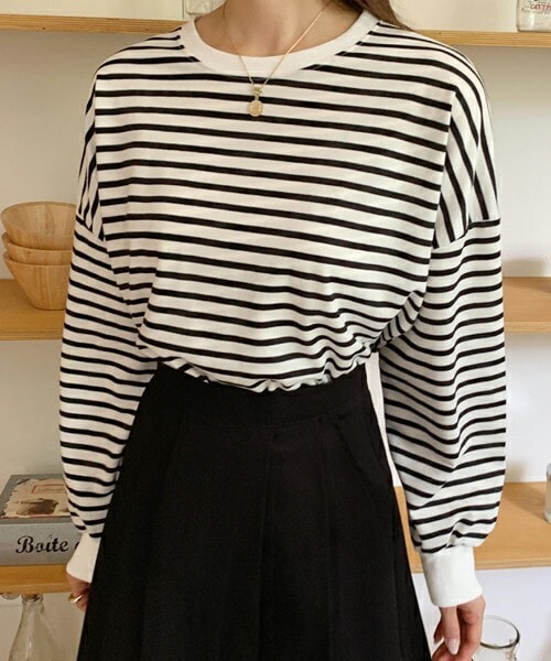 DHOLIC（ディーホリック）の「ルーズフィットボーダーTシャツ・全5色（Tシャツ/カットソー・レディース・ベージュ/ホワイト/ブラウン/グレー/ブラック・ONESIZE）」の2枚目の写真