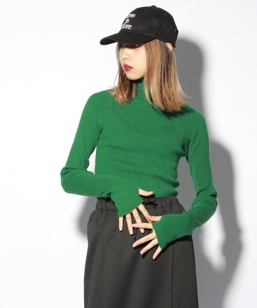 PAGEBOY（ページボーイ）の「カラータートルニット【WEB先行アイテム】（トップス・ピンク/グリーン/ブルー・FREE）」の2枚目の写真