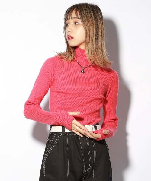 PAGEBOY（ページボーイ）の「カラータートルニット【WEB先行アイテム】（トップス・ピンク/グリーン/ブルー・FREE）」の4枚目の写真