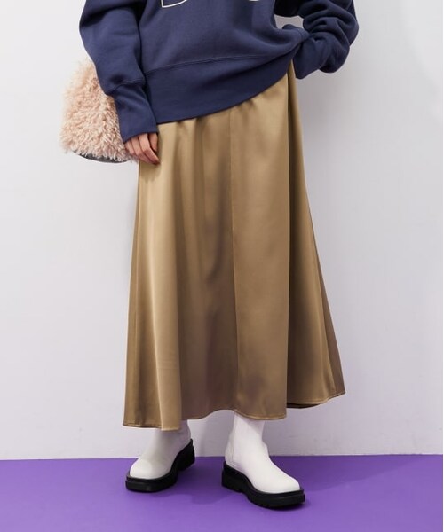 ADAM ET ROPE'(アダムエロペ)の「【アウトレット店舗・WEB限定】サテンマーメイドスカート(スカート・レディース・ライトグレー/ブラウン/ブラック・36/38)」の3枚目の写真
