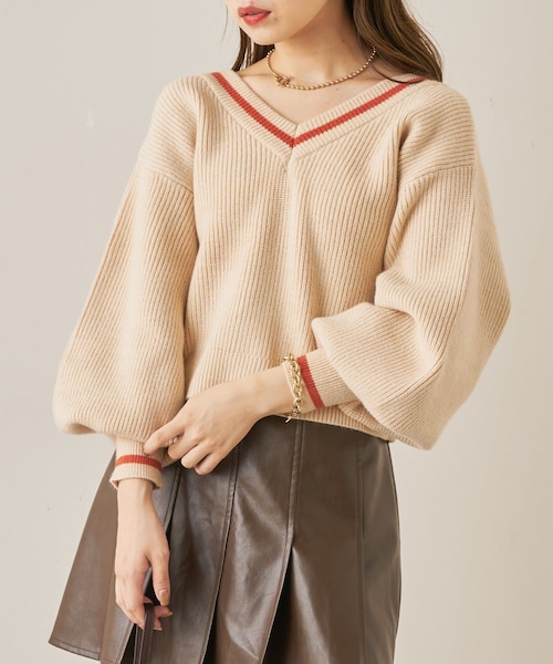 Chico（チコ）の「【カタログ掲載商品】Vラインショート丈2wayニットカーディガン（カーディガン/ボレロ・レディース・アイボリー/ベージュ/グレー/ブラック・F）」の3枚目の写真