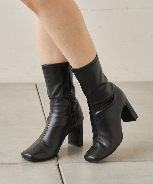 Chico(チコ)の「【カタログ掲載商品】スクエアトゥストレッチミドルブーツ(ブーティ・レディース・ベージュ/ブラック・S/M/L)」の1枚目の写真