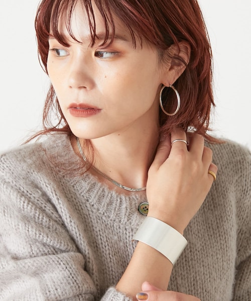 Omekashi(オメカシ)の「ペイパープレートバングル(ブレスレット・レディース・ゴールド/シルバー・ONE)」の1枚目の写真
