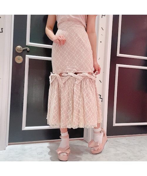 lilLilly（リルリリー）の「【pain】レースリボンロングスカート（スカート・レディース・WHITE/PINK/BLUE/BLACK）」の4枚目の写真