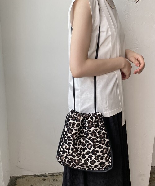 CAPRICIEUX LE'MAGE(カプリシューレマージュ)の「ジャガードドロストバッグ(トートバッグ・レディース・ブラウン・F)」の1枚目の写真