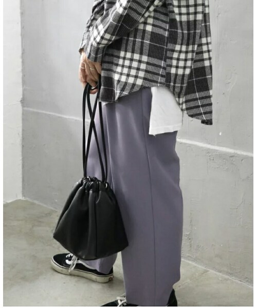 Sheson（シーズン）の「エコレザー2way巾着バッグ（ショルダーバッグ・レディース・ベージュ/ホワイト/ブラック・F）」の3枚目の写真