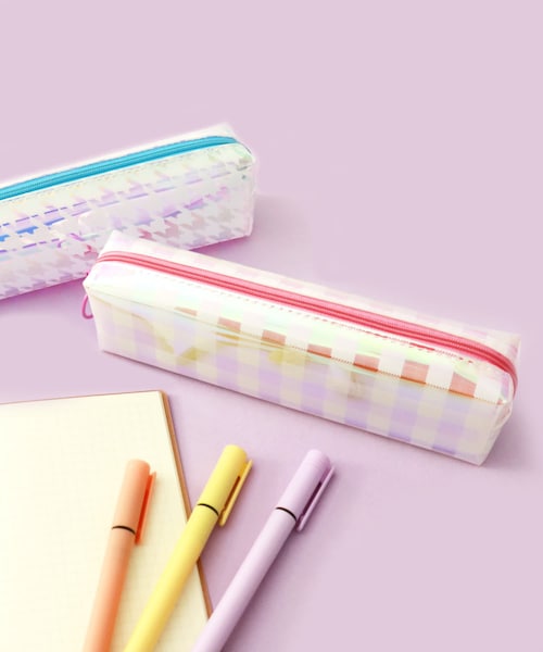 3coins(3coins)の「【ASOKO】オーロラ柄入りペンケース(ステーショナリー・ピンク/ブルー・0)」の1枚目の写真
