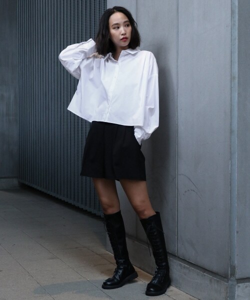 ALAND（エーランド）の「3.3Field Trip／LOOSE CROP シャツ（トップス・グレー()/アイボリー()・FREE）」の6枚目の写真