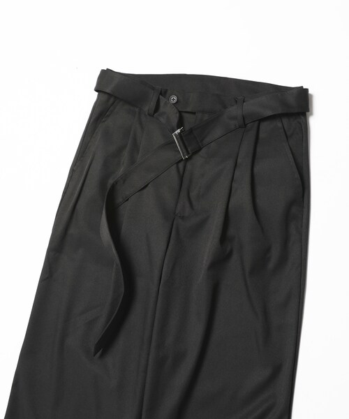 LEGENDA（レジェンダ）の「Two Tuck Belt Slacks Pants（パンツ・ブラック/ブル-グレ-/ベージュ・1/2）」の4枚目の写真