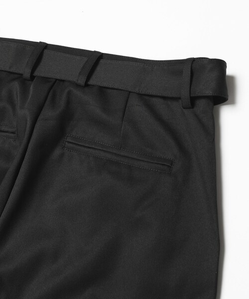 LEGENDA（レジェンダ）の「Two Tuck Belt Slacks Pants（パンツ・ブラック/ブル-グレ-/ベージュ・1/2）」の5枚目の写真