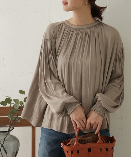 URBAN RESEARCH DOORS（アーバンリサーチドアーズ）の「2WAYギャザーブラウス（その他・レディース・GREGE/KHAKI/CHARCOAL・one）」の15枚目の写真