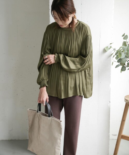 URBAN RESEARCH DOORS（アーバンリサーチドアーズ）の「2WAYギャザーブラウス（その他・レディース・GREGE/KHAKI/CHARCOAL・one）」の10枚目の写真
