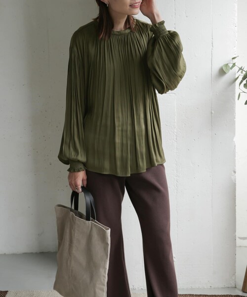 URBAN RESEARCH DOORS（アーバンリサーチドアーズ）の「2WAYギャザーブラウス（その他・レディース・GREGE/KHAKI/CHARCOAL・one）」の12枚目の写真