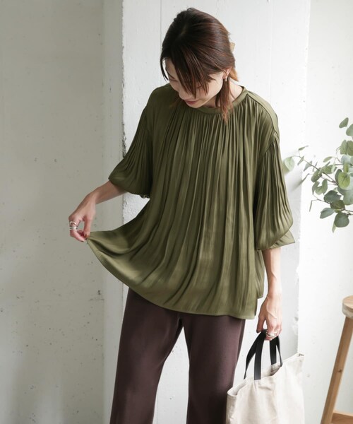 URBAN RESEARCH DOORS（アーバンリサーチドアーズ）の「2WAYギャザーブラウス（その他・レディース・GREGE/KHAKI/CHARCOAL・one）」の8枚目の写真