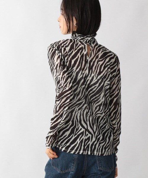 LOWRYS FARM（ローリーズファーム）の「ガラシアータートルＬＳ（トップス・ゼブラ/マーブル・F）」の5枚目の写真