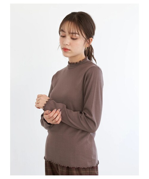 earth music&ecology（アースミュージックアンドエコロジー）の「ハイネックメローリブ長袖プルオーバー（トップス・オフホワイト/ブラック/ライトベージュ/ブラウン/ミント/ラベンダー・S/M）」の13枚目の写真