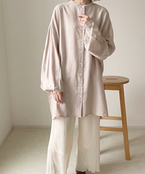 chocomee（チョコミー）の「バンドカラーロングブラウス（シャツ/ブラウス・レディース・ホワイト/ベージュ・FREE）」の2枚目の写真