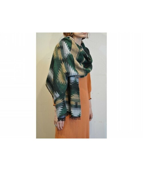 ROSIER（ロジア）の「オルテガパターンストール（マフラー・レディース・レッド/グリーン・one）」の2枚目の写真