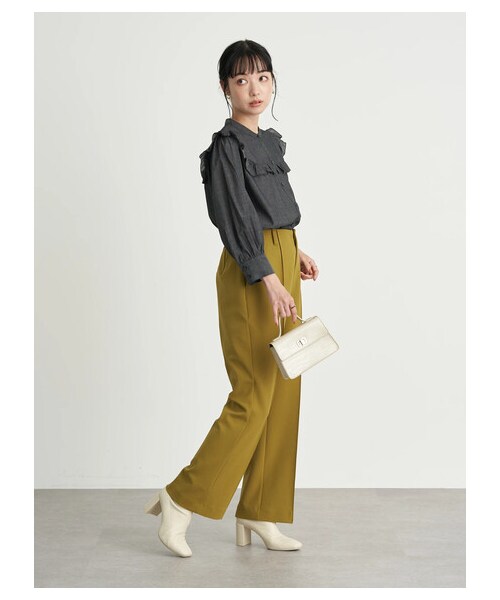 earth music&ecology（アースミュージックアンドエコロジー）の「センターシームフレアパンツ（パンツ・ライトベージュ/ブラウン/イエロー/ライトパープル・S/M）」の19枚目の写真