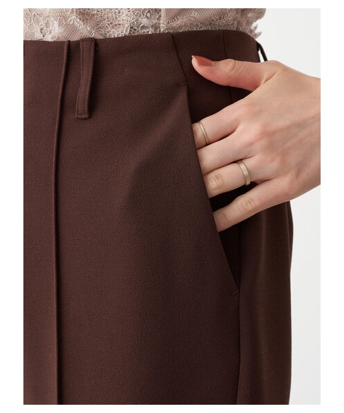 earth music&ecology（アースミュージックアンドエコロジー）の「センターシームフレアパンツ（パンツ・ライトベージュ/ブラウン/イエロー/ライトパープル・S/M）」の6枚目の写真