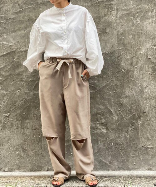 Toironier（トワロニエ）の「Toironier(トワロニエ ) リラックスパンツ RELAX TWILL PANTS（パンツ・BEIGE/OLIVE・1/2）」の2枚目の写真
