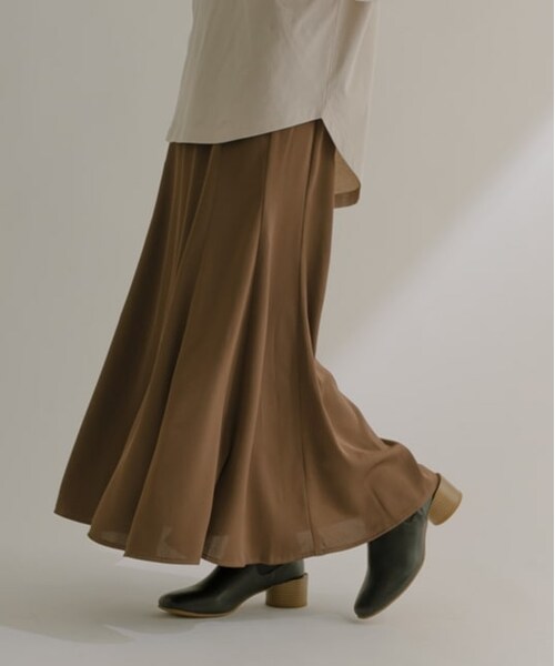 0000Lady'sの「<EC限定>サテンマーメイドスカート（スカート・レディース・ダークブラウン/イエロー/ブラック・F）」の2枚目の写真