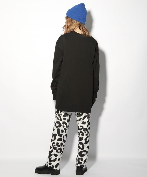 PAGEBOY（ページボーイ）の「ヒューマンフォトロンＴ【WEB先行アイテム】（トップス・オフホワイト/ブラック・M/L）」の15枚目の写真