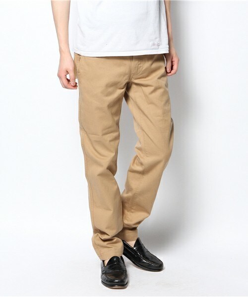 FREDY&GLOSTER（フレディアンドグロスター）の「コールドマーセ加工 チノパンツ（チノパンツ・メンズ・ホワイト/ベージュ・SMALL/MEDIUM/LARGE）」の2枚目の写真