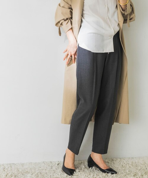 URBAN RESEARCH(アーバンリサーチ)の「ウォッシャブルウールドロストテーパードパンツ(その他・レディース・CHARCOAL/BEIGE/BLACK・34/36/38)」の22枚目の写真