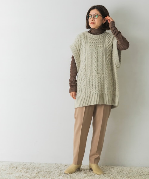 URBAN RESEARCH(アーバンリサーチ)の「ウォッシャブルウールドロストテーパードパンツ(その他・レディース・CHARCOAL/BEIGE/BLACK・34/36/38)」の17枚目の写真