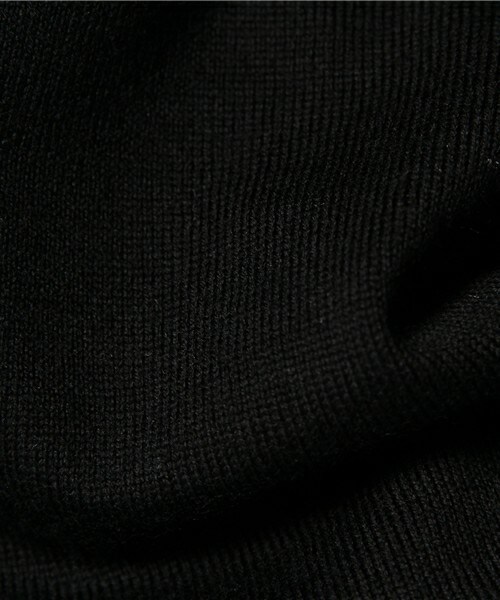 FREDY&GLOSTER（フレディアンドグロスター）の「ウールVネックプルオーバーニット（ニット/セーター・レディース・ブラック/グレー/レッド/ロイヤルブルー・36/38）」の13枚目の写真