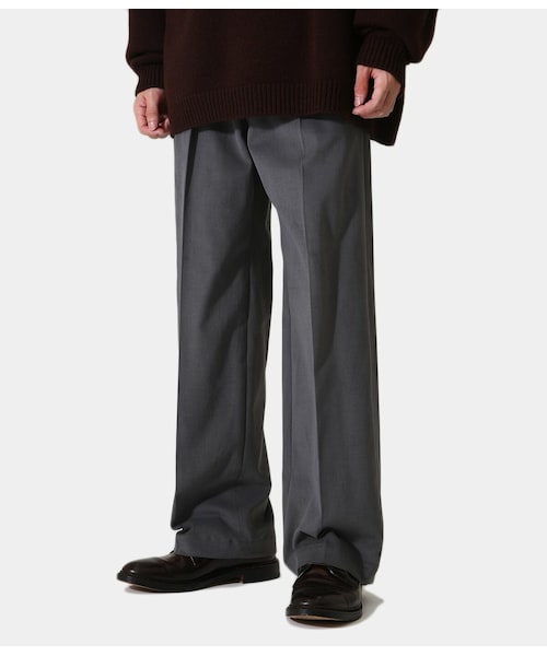 Scye(サイ)の「Blushed Cotton Gabardine Baggy Trousers(スラックス・メンズ・グレー・36)」の1枚目の写真
