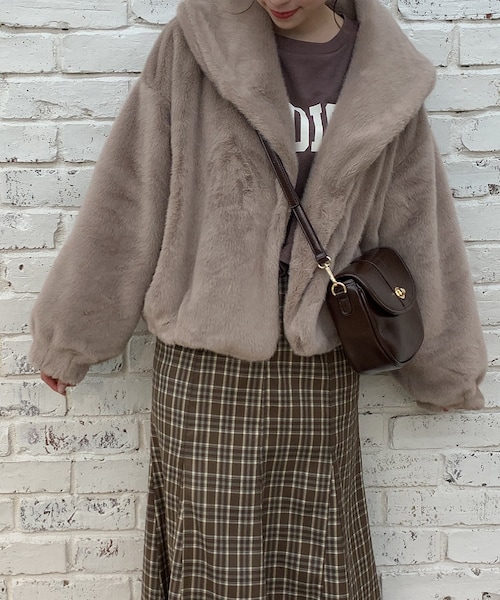 OLIVE des OLIVE（オリーブデオリーブ）の「ふあっふあファーブルゾン（ブルゾン・レディース・オフホワイト/ブラウン/ピンク系その他/ベージュ・FREE）」の2枚目の写真