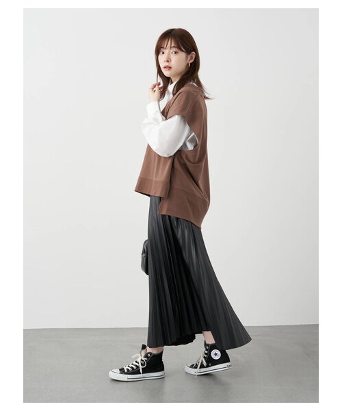 earth music&ecology（アースミュージックアンドエコロジー）の「フェイクレザープリーツスカート（スカート・ブラック/ライトブラウン・F）」の7枚目の写真