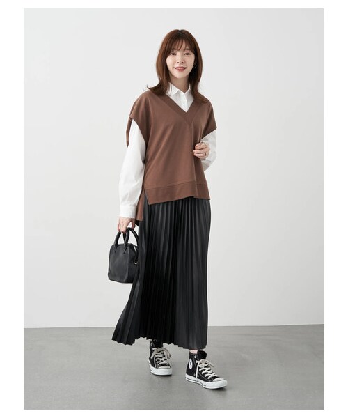 earth music&ecology（アースミュージックアンドエコロジー）の「フェイクレザープリーツスカート（スカート・ブラック/ライトブラウン・F）」の6枚目の写真
