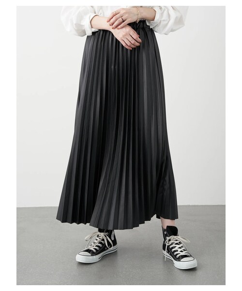 earth music&ecology（アースミュージックアンドエコロジー）の「フェイクレザープリーツスカート（スカート・ブラック/ライトブラウン・F）」の22枚目の写真