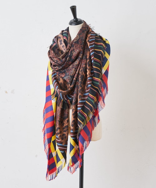 BEARDSLEY（ビアズリー）の「《Pierre-Louis Mascia》ストール（マフラー・レディース・カーキ/イエロー/ブラウン/レッド/ネイビー/ブラック/グリーン・FREE）」の4枚目の写真