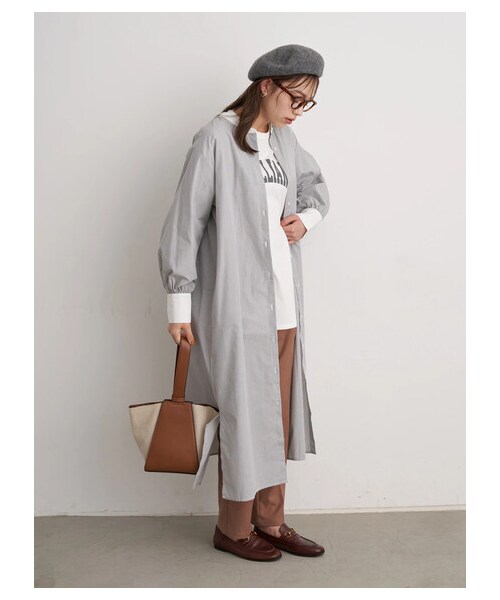 earth music&ecology(アースミュージックアンドエコロジー)の「バンドカラーシャツワンピース(ワンピース/ドレス・オフホワイト/ベージュ/ストライプブルー/ストライプグレー・F)」の16枚目の写真