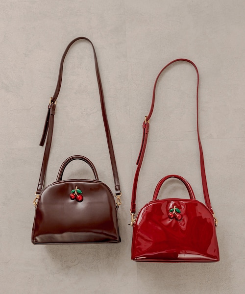 OLIVE des OLIVE（オリーブデオリーブ）の「チェリーボストン（ショルダーバッグ・レディース・レッド/ダークブラウン・FREE）」の2枚目の写真