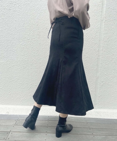 OLIVE des OLIVE（オリーブデオリーブ）の「バックレースアップマーメイドスカート（スカート・レディース・ピンク/グリーン/ブラウン/ブラック/ブルー/ダークブラウン・FREE）」の2枚目の写真