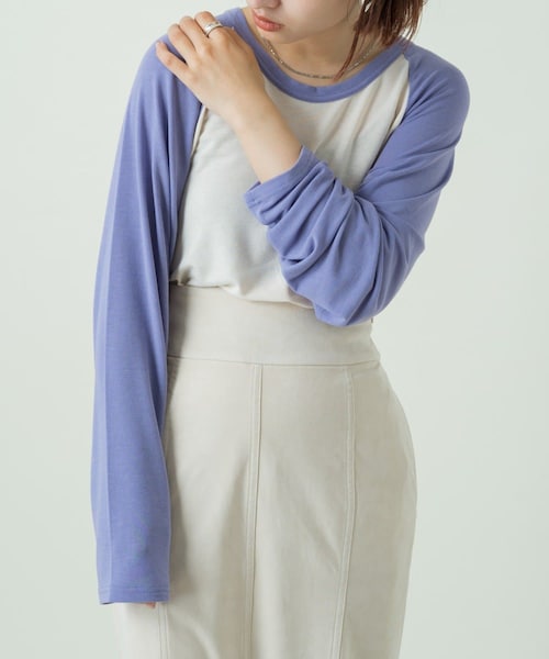 Kastane(カスタネ)の「ラグランルーズTee(Tシャツ/カットソー・レディース・ベージュ/ブルー/パープル/ブラック・F)」の1枚目の写真