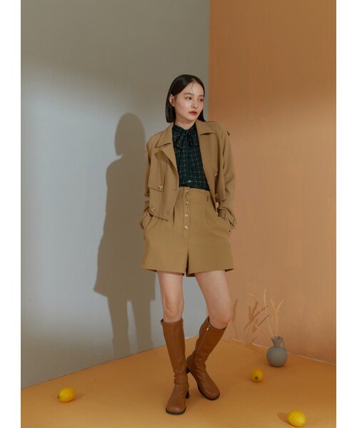 Marjorie（マージョリー）の「Refine，釦飾翻領短風衣外套（ジャケット/アウター・レディース・卡其）」の5枚目の写真
