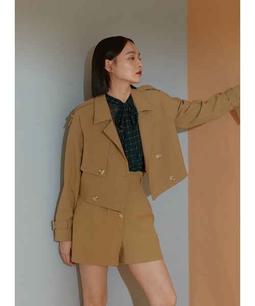 Marjorie（マージョリー）の「Refine，釦飾翻領短風衣外套（ジャケット/アウター・レディース・卡其）」の2枚目の写真