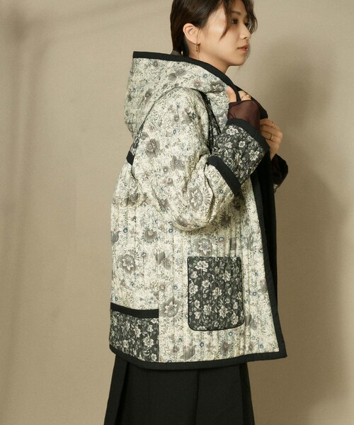 KBF(ケイビーエフ)の「印花絎縫連帽外套(ジャケット/アウター・レディース・淺藍色/黑色・one)」の12枚目の写真